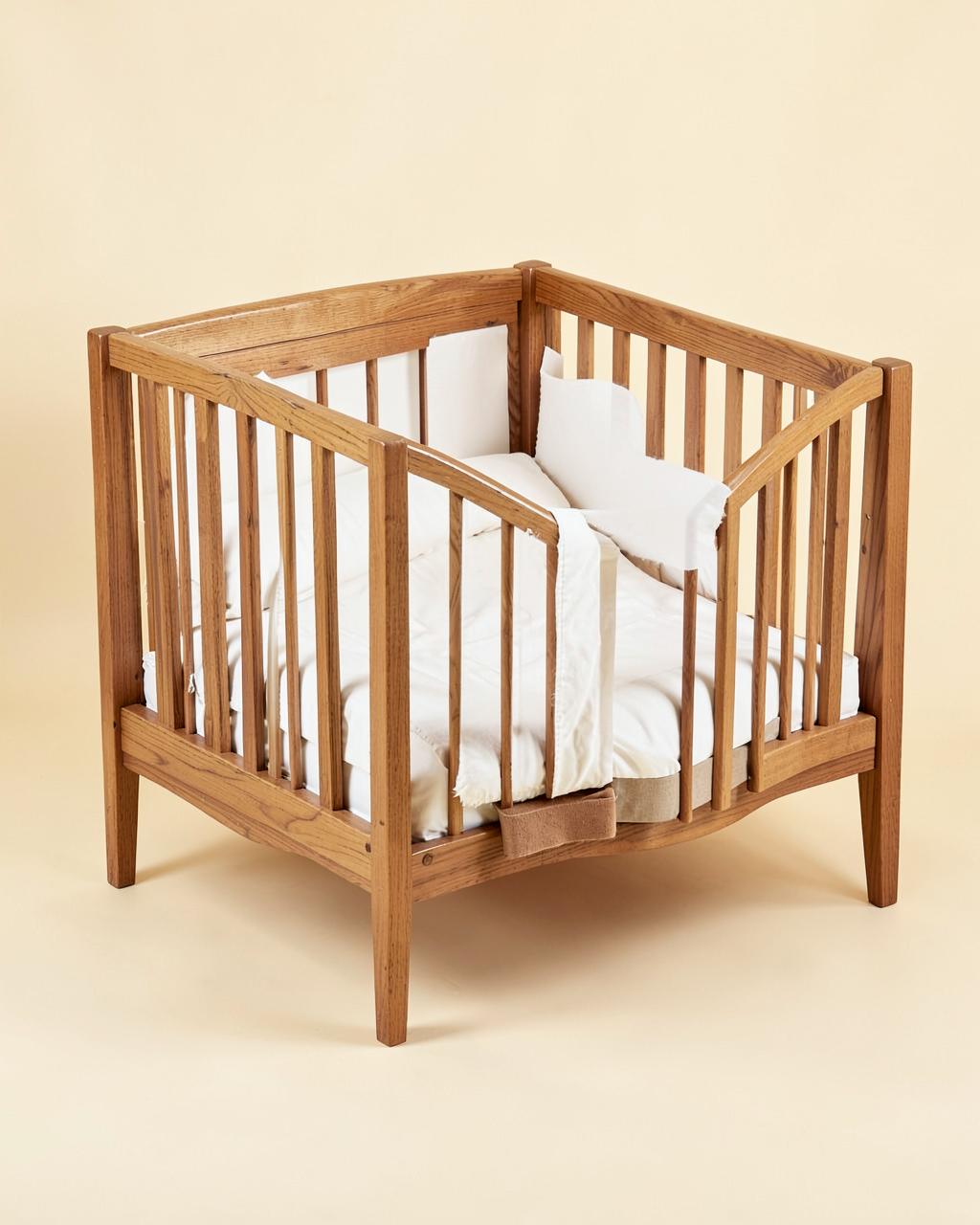 Lit bébé en bois massif